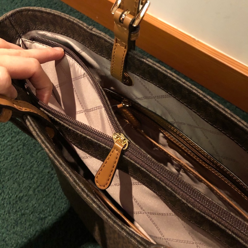 NWT Michael Kors Tote Jet Set Travel East West - Picture 5 of 8